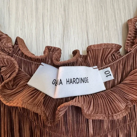 Elegant Brown Midi Dress - Picture 6 of 6